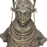 Oba-Ovoranmwen-bust-in-concrete-and-metal